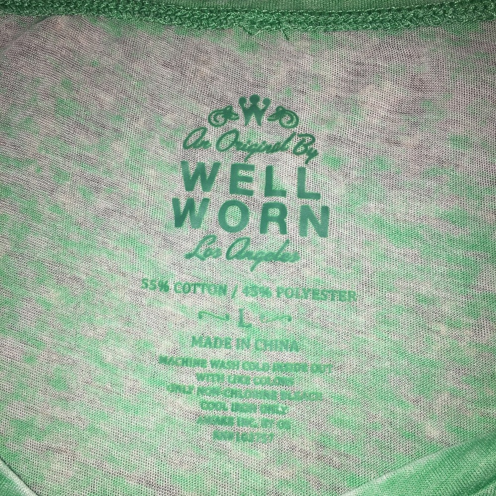 Distressed t-shirt - Picture 2 of 2